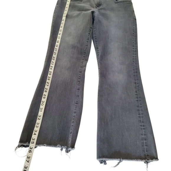 FREE PEOPLE Gray Straight-Leg Cropped Raw Fringe Hem Denim Jeans‎ Women's SZ 30 - Picture 6 of 11